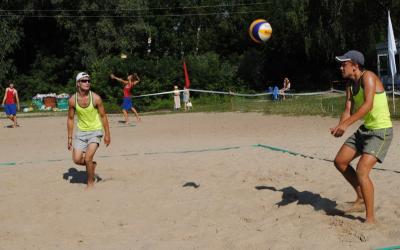 Рязанские волейболисты-пляжники в Гусь-Хрустальном сыграли с хозяевами